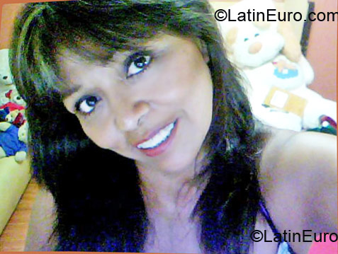 Date this nice looking Peru girl Maria Luzero from Lima PE390