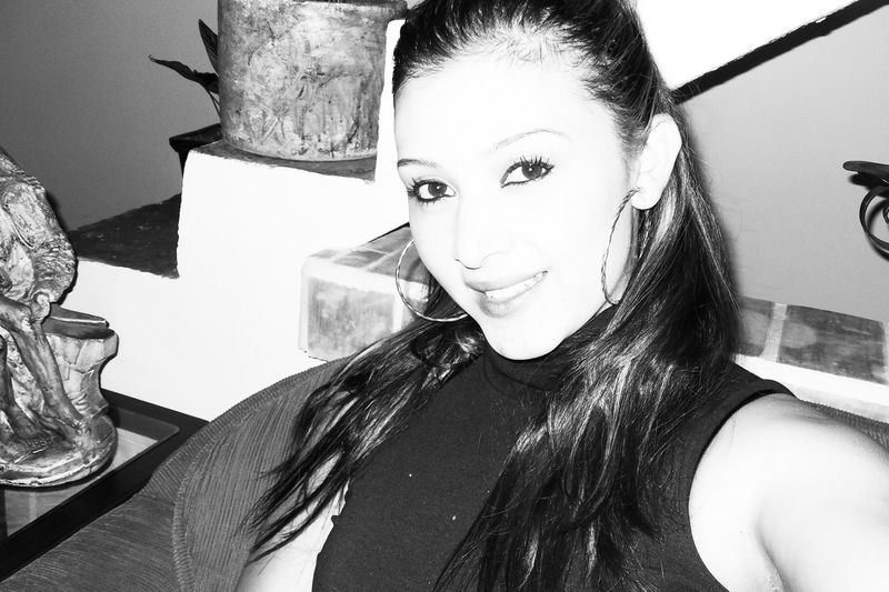 Date this beautiful Colombia girl Yuliana from Medellin CO5732