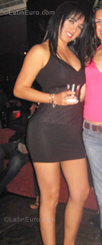 Date this attractive Peru girl Evelyn from Lima PE395
