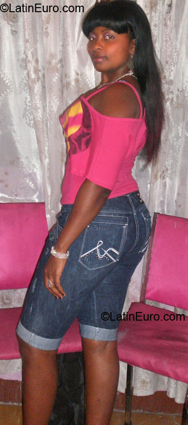 Date this exotic Colombia girl Diana from Cali Valle CO5882