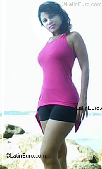 Date this hard body Colombia girl Caterin from Barranquilla CO5885