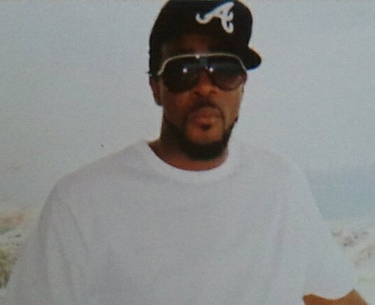 Date this happy United States man A.M. from Atlanta US8529