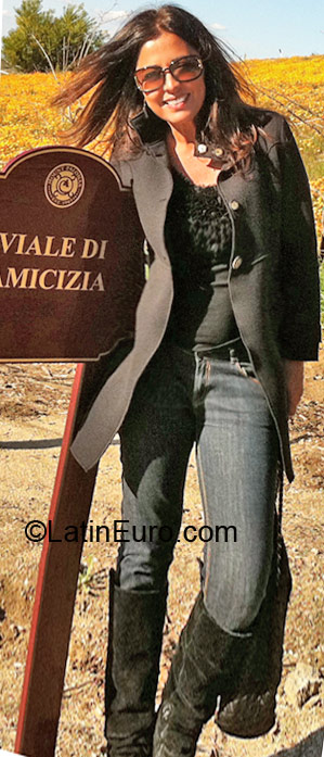 Date this attractive Brazil girl Ursula from Rio De Janeiro BR4317