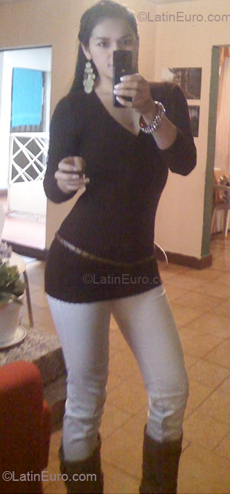 Date this happy Colombia girl Gloria from Bogota CO5970