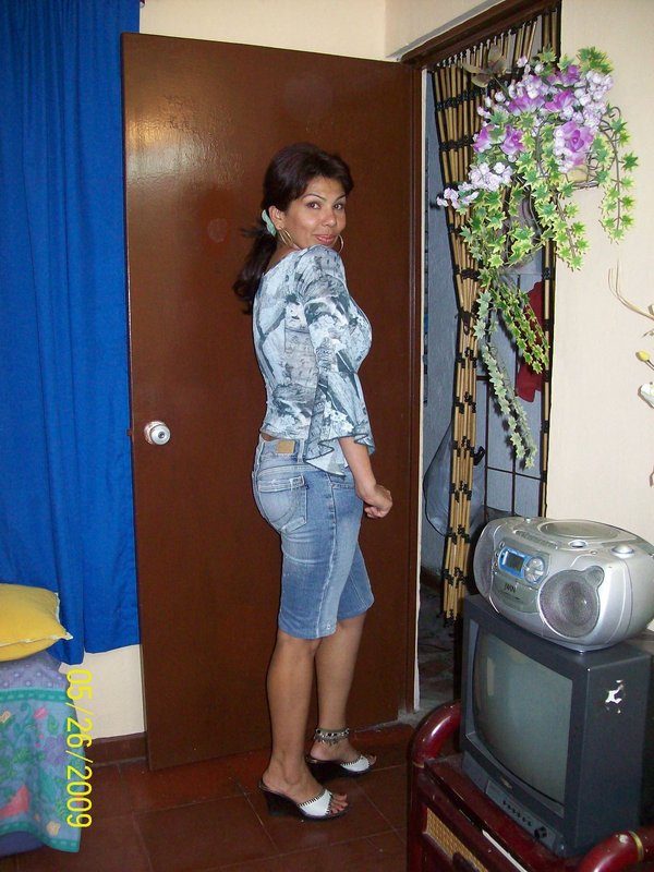 Date this pretty Colombia girl Ana milena from Cali CO6045