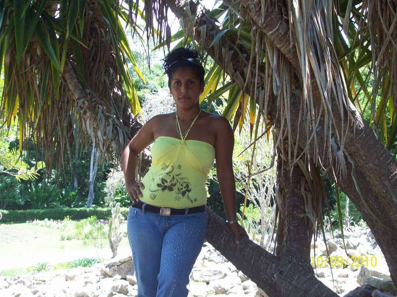 Date this stunning Cuba girl Maidole from Bayamo CU8