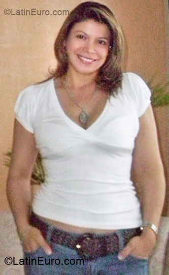 Date this nice looking Colombia girl Sandra from Bogota CO6103