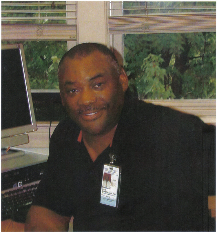 Date this happy United States man Thaddeus from Atlanta US8720