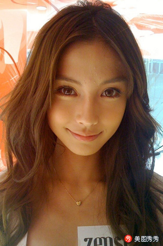 Date this georgeous China girl Henjia45 from Beijing CN13