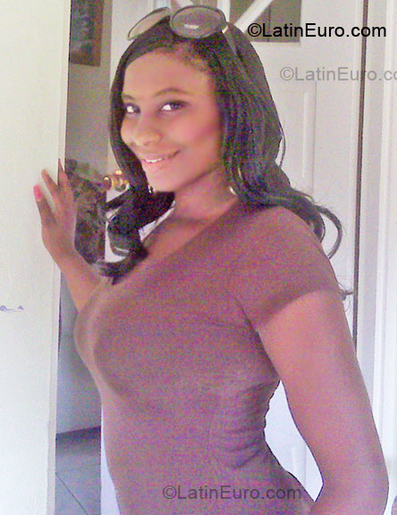 Date this nice looking Jamaica girl Nasancia from St. Elizabeth JM249