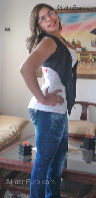 Date this funny Colombia girl Carolina from Cartagena CO6245