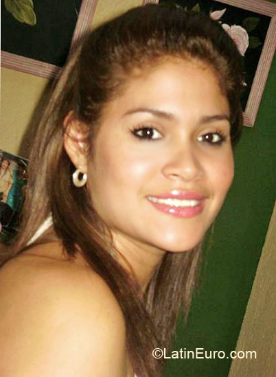 Date this nice looking Colombia girl Kelly from Cali CO6256