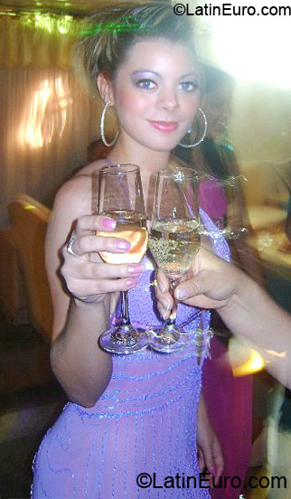 Date this funny Brazil girl Viviane from Uberaba BR4577