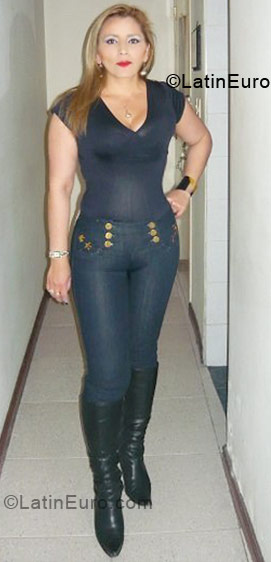 Date this good-looking Colombia girl Margarita Surez from Bogotá CO6288