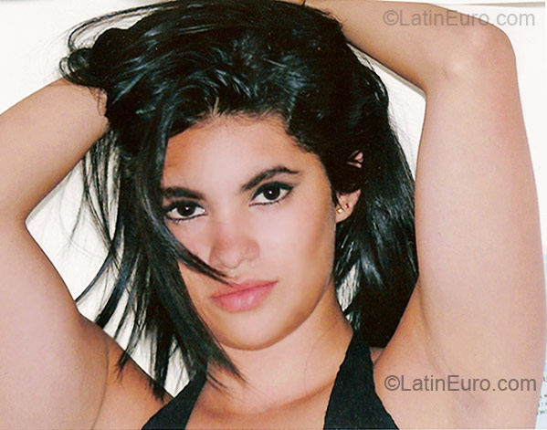 Date this exotic Colombia girl Samantha from Cali CO6348