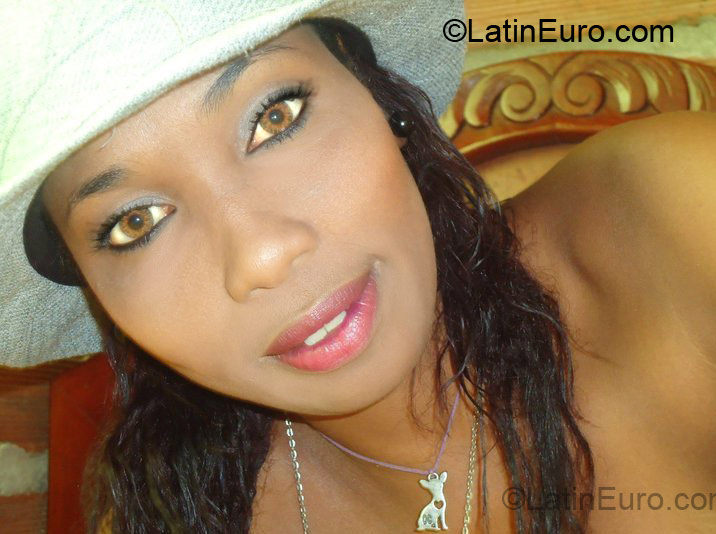 Date this hard body Colombia girl Luzmila from Medellin CO6353