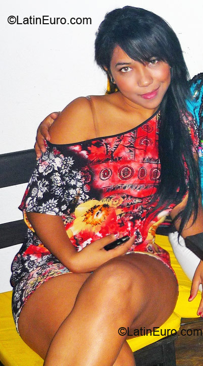 Date this gorgeous Colombia girl Rubiel from Santa Marta CO6526