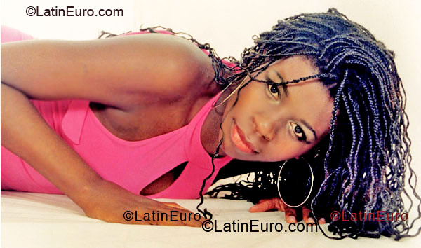 Date this sensual Brazil girl Leonarda Gabriela from Coronel Fabriciano BR4662