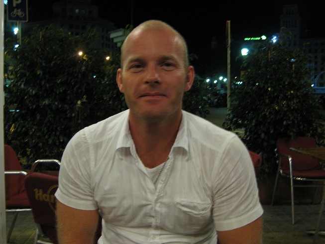 Date this tall Norway man Trond from Arendal NO132
