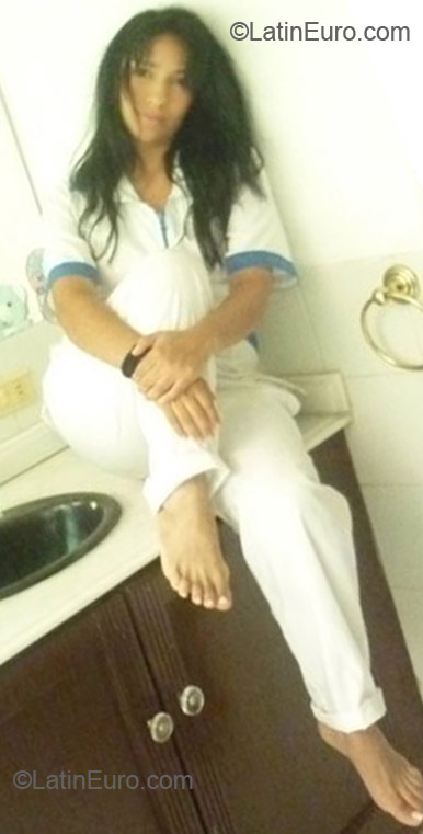 Date this attractive Colombia girl Marcela from Manizales CO6428