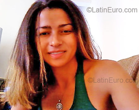 Date this happy Brazil girl Leandra from Campo Grande BR4723