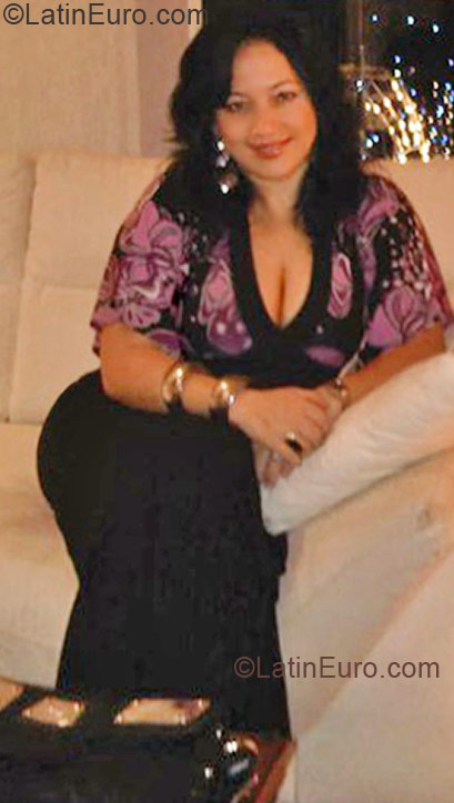 Date this young Colombia girl Talula from Cartagena CO6454
