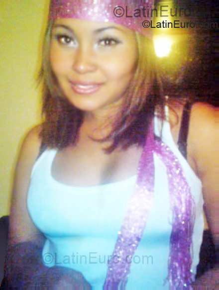 Date this pretty Colombia girl Ely from Bogota CO6471