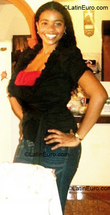 Date this athletic Colombia girl Maria from Barranquilla CO6523
