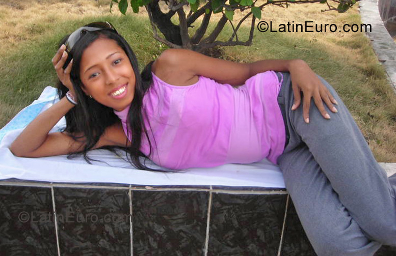 Date this delightful Dominican Republic girl Ana from Barahona DO6961