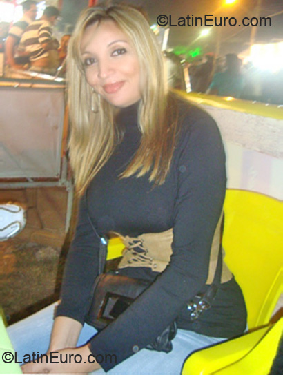 Date this sultry Brazil girl Meiri from Rondonopolis BR4890