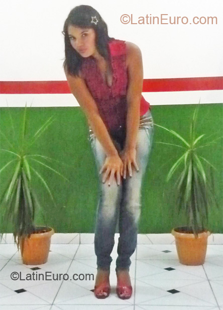 Date this hot Brazil girl Denise from Belem BR4948