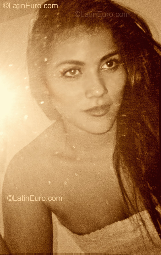 Date this athletic Ecuador girl Alba from Milagro EC85