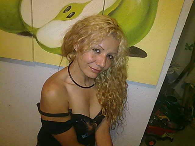 Date this hot Mexico girl Eva from Guadalajara MX308