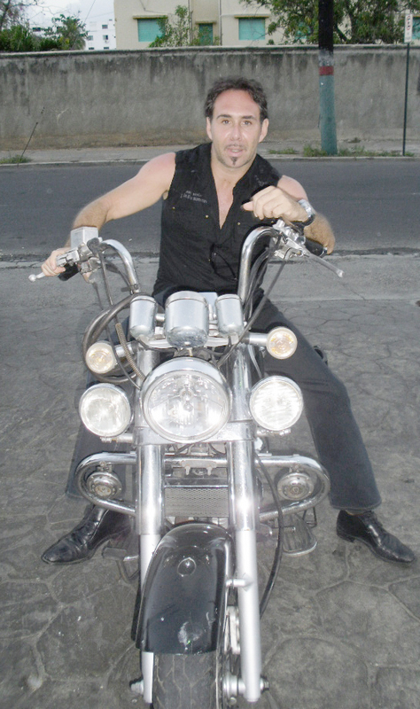 Date this good-looking Dominican Republic man Mario from Santo Domingo DO7197