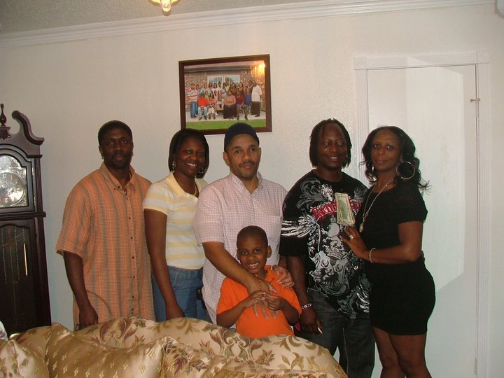 Date this delightful United States man Frank from Lafayette US9369