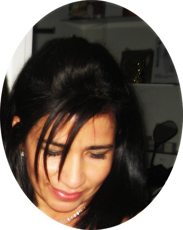 Date this happy Colombia girl Sandra castro from Cali CO6823