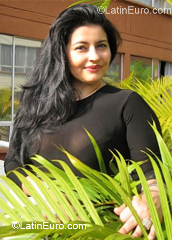 Date this exotic Colombia girl Pahola from Pailitas CO6824