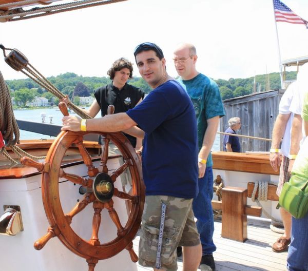 Date this passionate United States man Samuel from Newington US9483