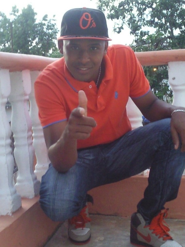 Date this fun Dominican Republic man Leonard from Santo Domingo DO7367