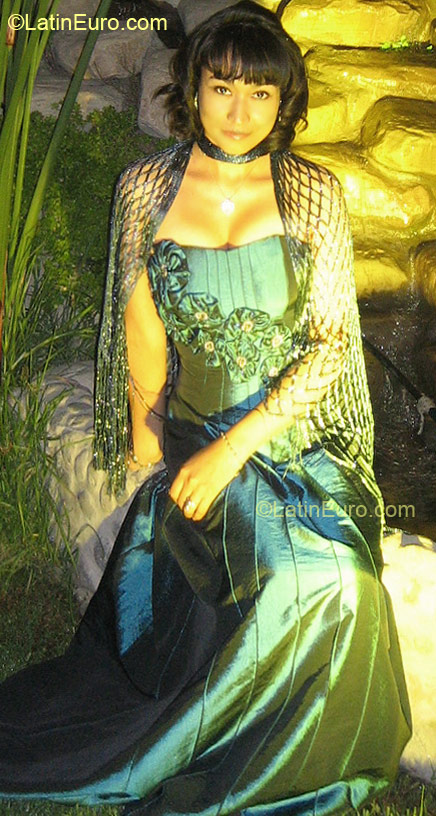 Date this young Peru girl Brennda from Arequipa PE482