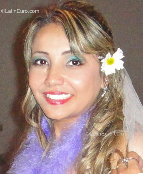 Date this lovely Brazil girl Edna from Goiania BR5205