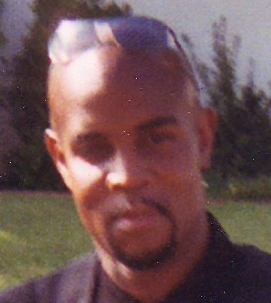 Date this young United States man Lancelot from Los Angeles US9604