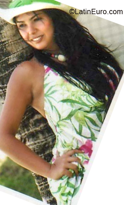 Date this attractive Brazil girl Hariana from Sao Paulo BR5253