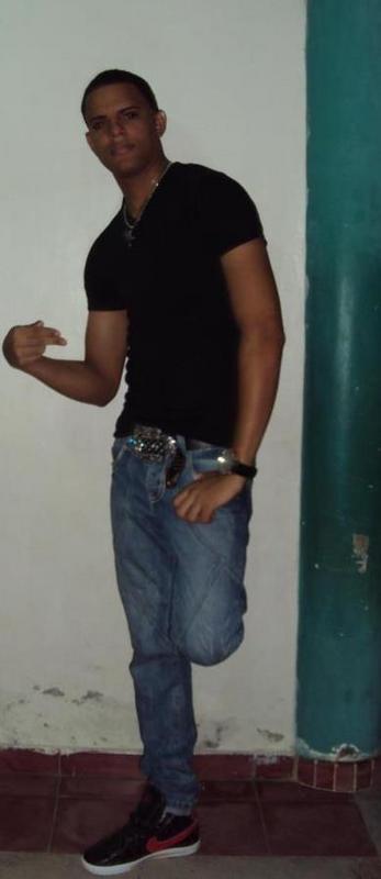 Date this nice looking Dominican Republic man Melvin tatis from Santiago DO7648