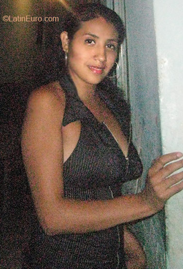 Date this happy Colombia girl Taliana from Barranquilla CO7097