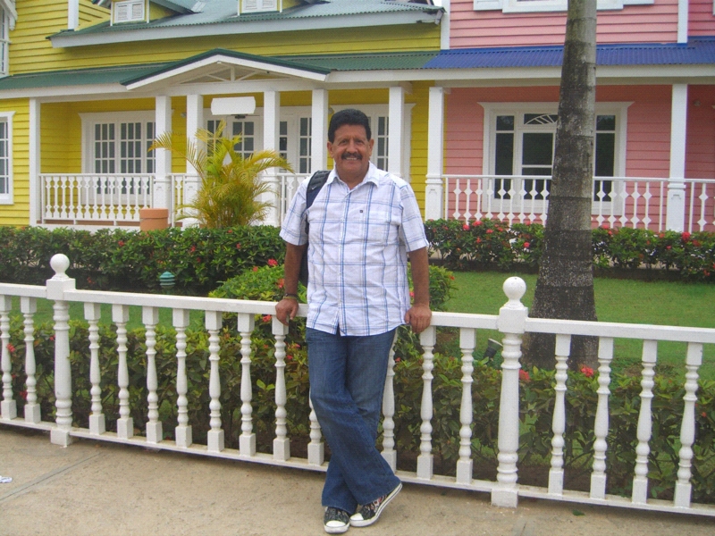 Date this georgeous United States man Joe Vinicio from Long Beach US9958