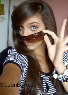 Date this exotic Venezuela girl Yenifer from Caracas VE68