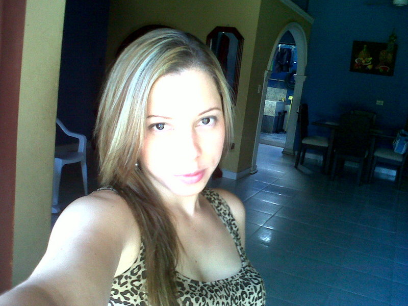 Date this young Colombia girl Erika from Medellin CO7124