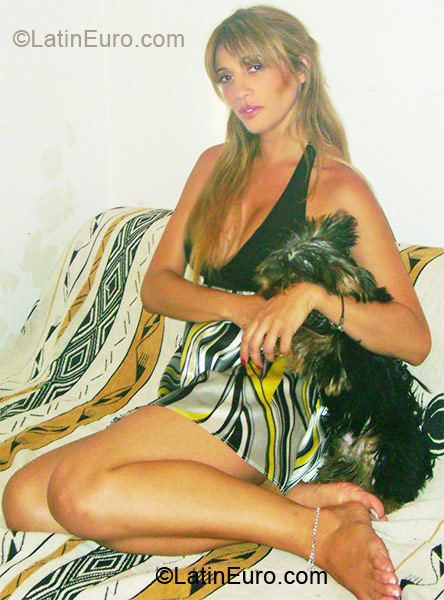 Date this delightful Argentina girl Nancy from Buenos Aires AR48