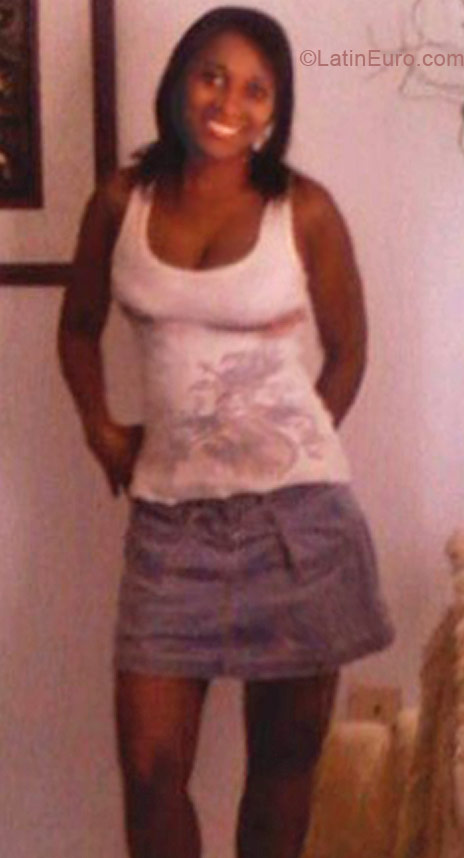 Date this exotic Colombia girl Clara from Cali CO7186